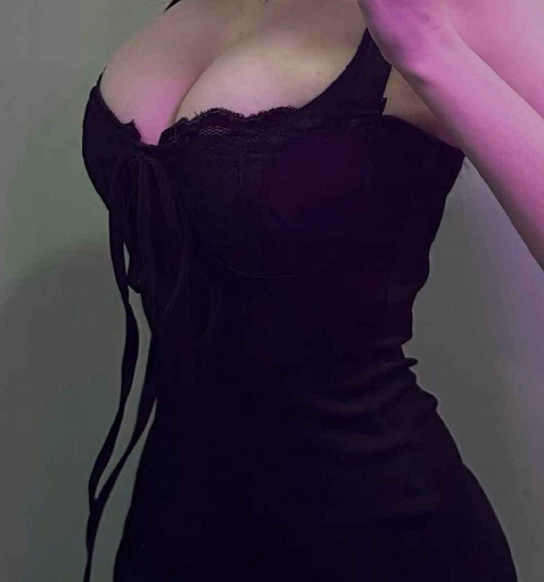 红杏出墙 tweet media