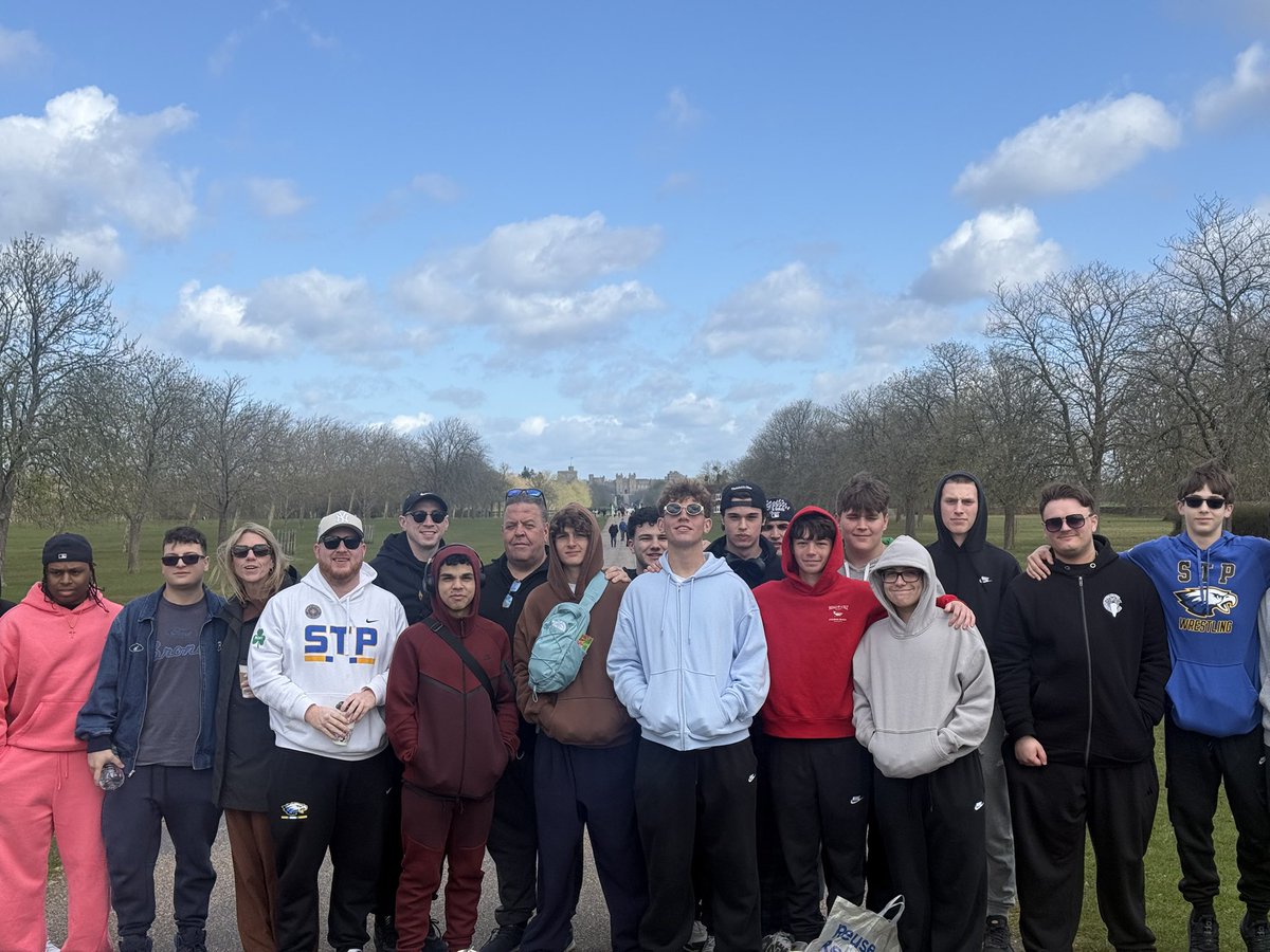Principal_Cos's tweet photo. The boys have landed in England !!@STP_Eagles https://t.co/91d4gxqFsW