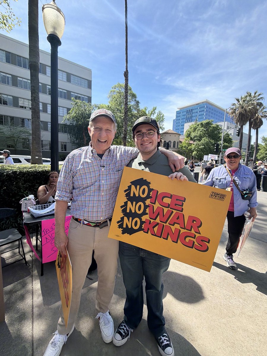 Tom Steyer tweet media