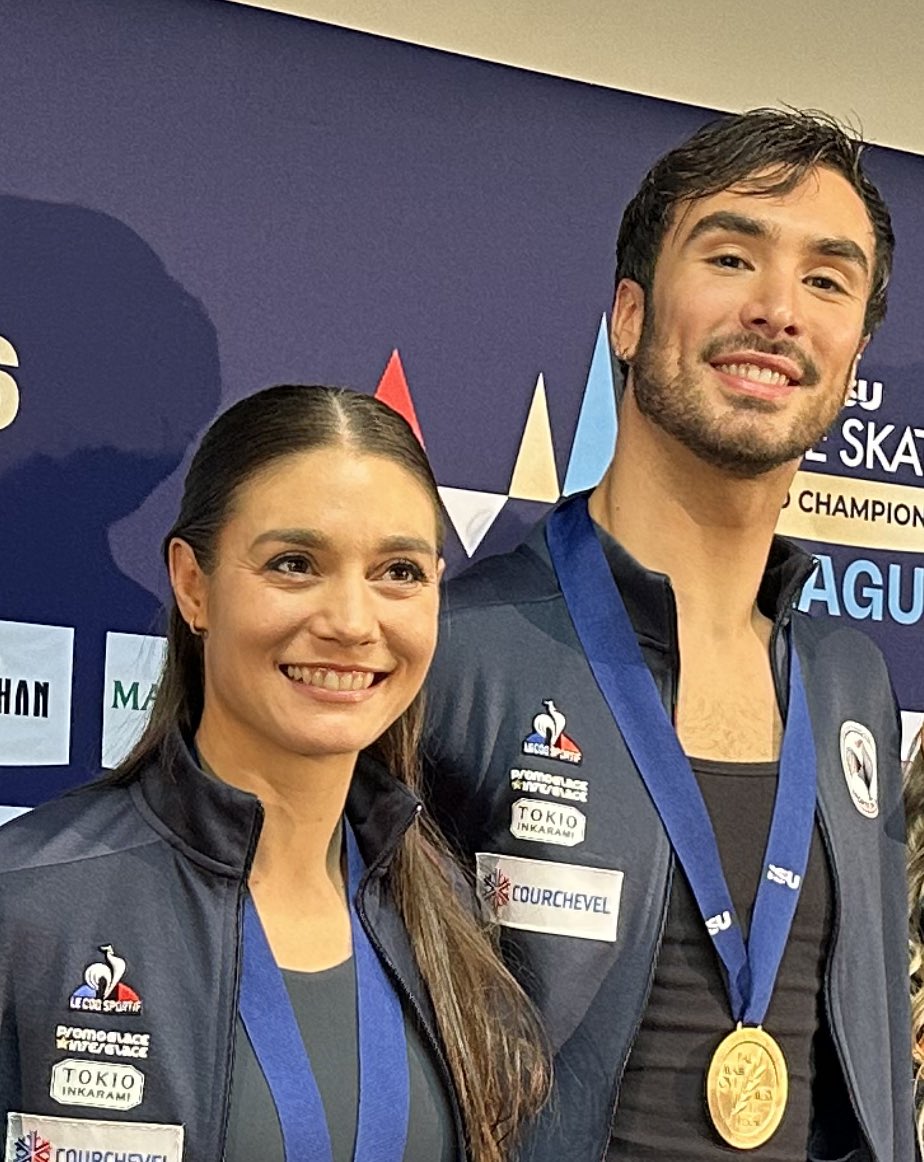 Golden Skate tweet media