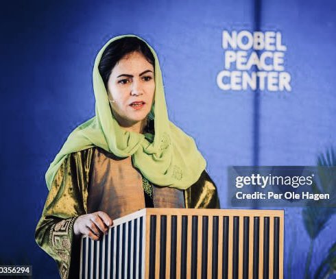 قدم دیگر برای مستقل زیستن…

برای دختِ پارسی زیبنده است که مستقل بیندیشد. 
او شایسته‌ی ستایش است. 
<a href="/Fawziakoofi77/">Fawzia Koofi</a>