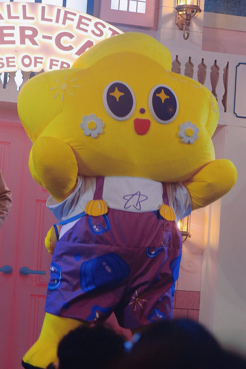 Miki_Hara's tweet image. เปิดแผงขาย #ABCFamily ฮับ
เดเด๋อู๋ #aou_tnbknr
ลี่ลี่บูม #besevbooom 
น้องไข่เจียว เอ้ย น้องดาว #CERI

ครอบครัวศูนย์รวมความน่ารักของจักรวาล daily