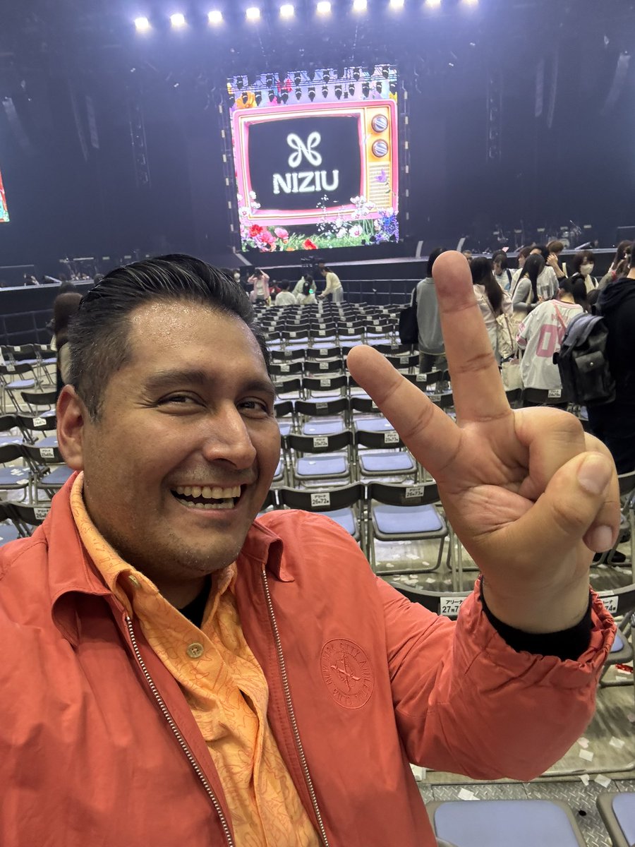 Luis G. Moreno Artwork 🧡🍵💛 tweet media