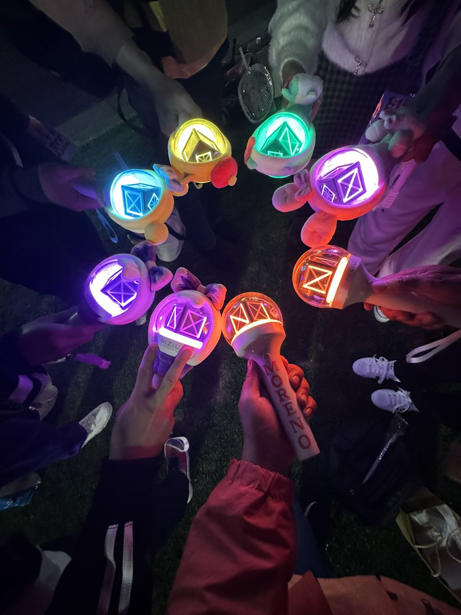 Luis G. Moreno Artwork 🧡🍵💛 tweet media