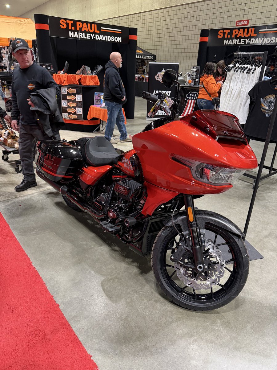 dawn_gillman's tweet photo. Good times at the Donny Smith Bike Show @RiverCentre #bikerbells #womenwhoride #lanesplitter https://t.co/o50aAMg5Ta