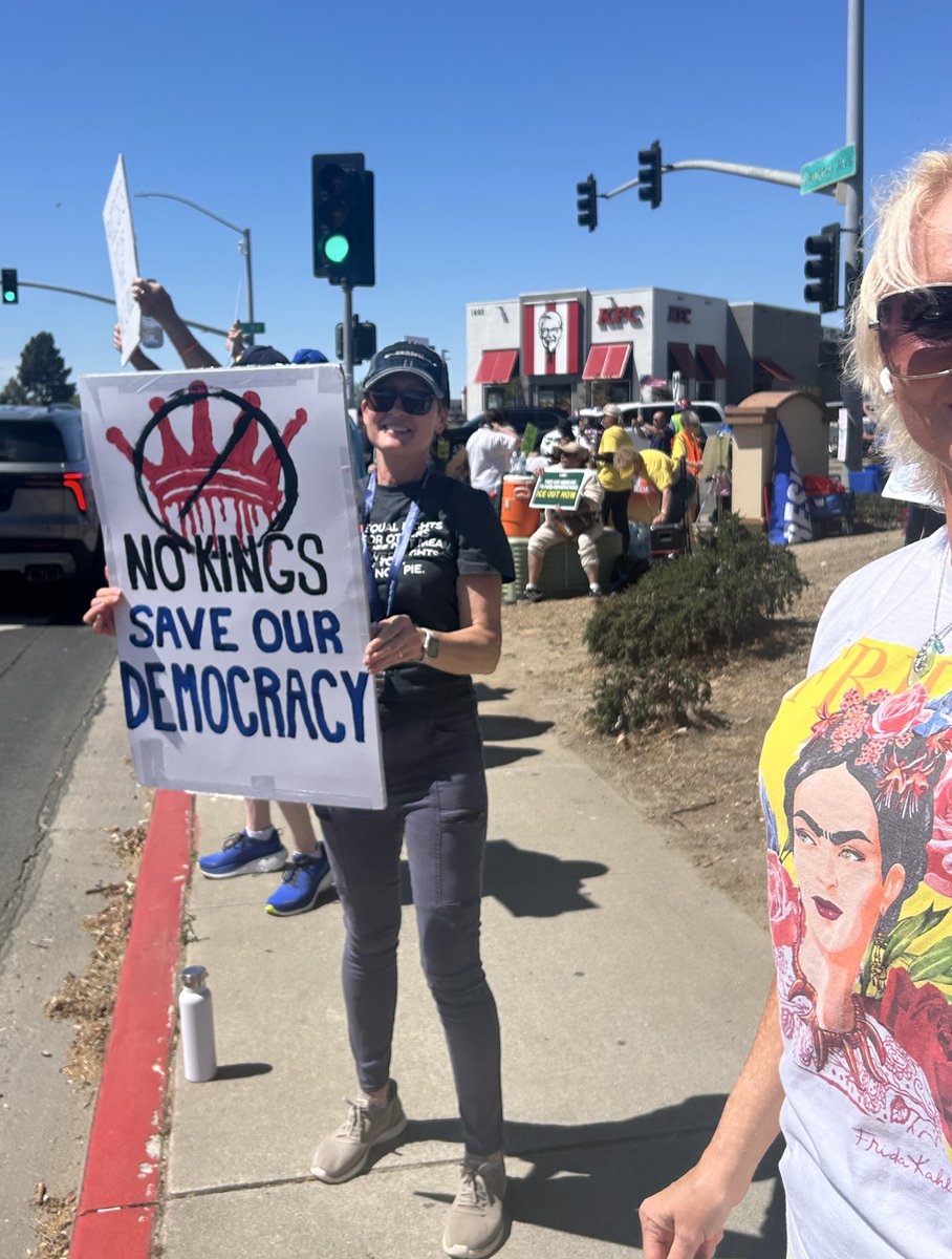 Erin 💙 tweet media