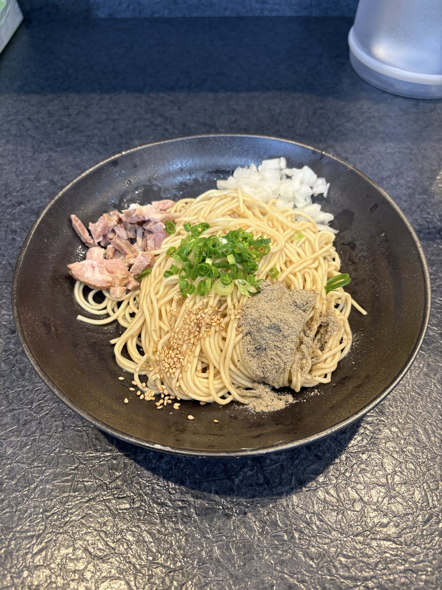 おっつ🍜 tweet media