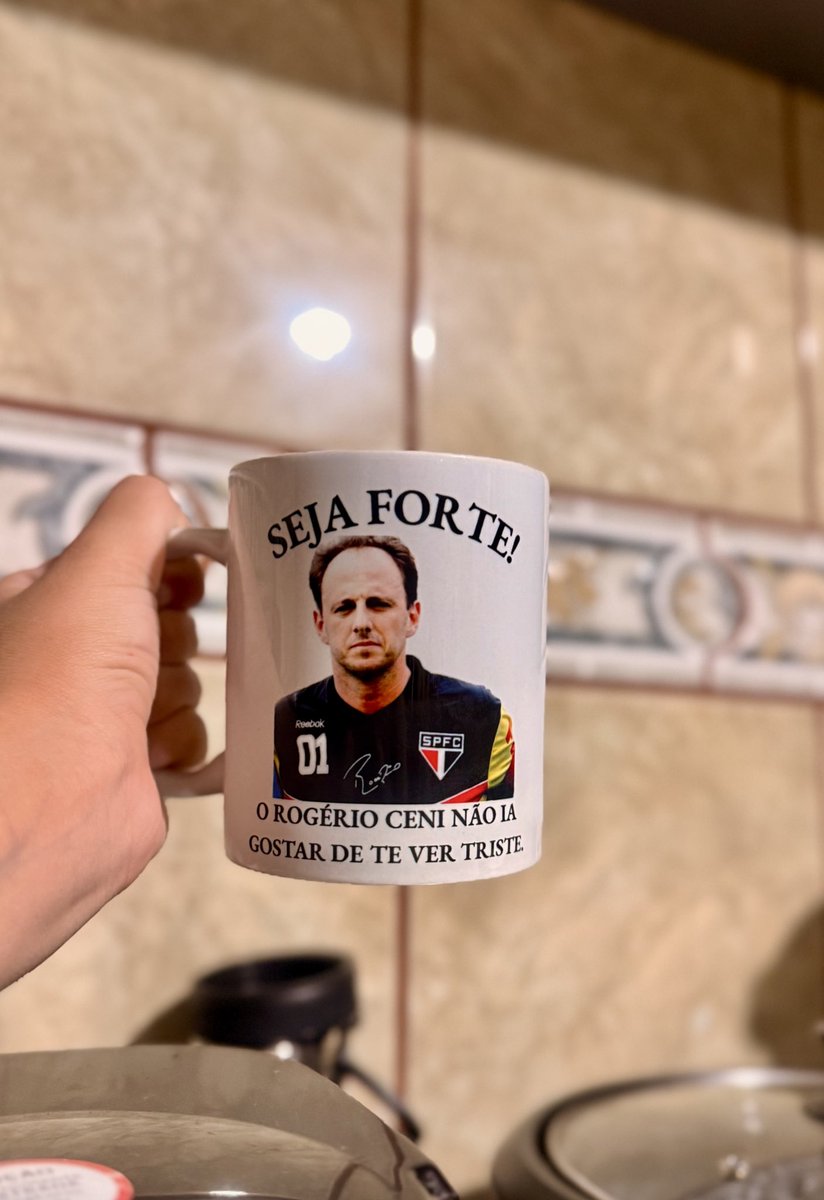 Sinto que agora posso enfrentar qualquer tipo de problema, pois tenho a motivação diária. 🥰😅