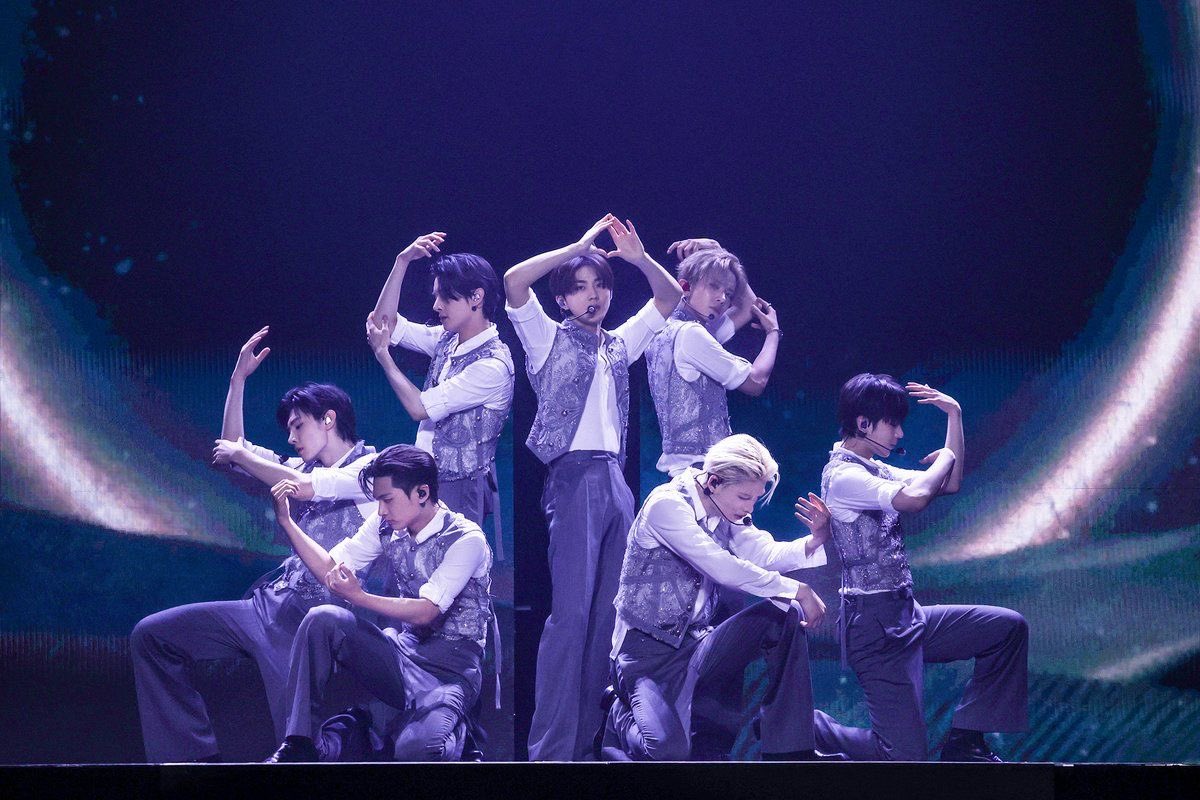 Which member often leads the group during performances?
A) Jungwon
B) Heeseung
C) Sunghoon
D) Jay

#ENGENES_MADE_ENHYPEN_7