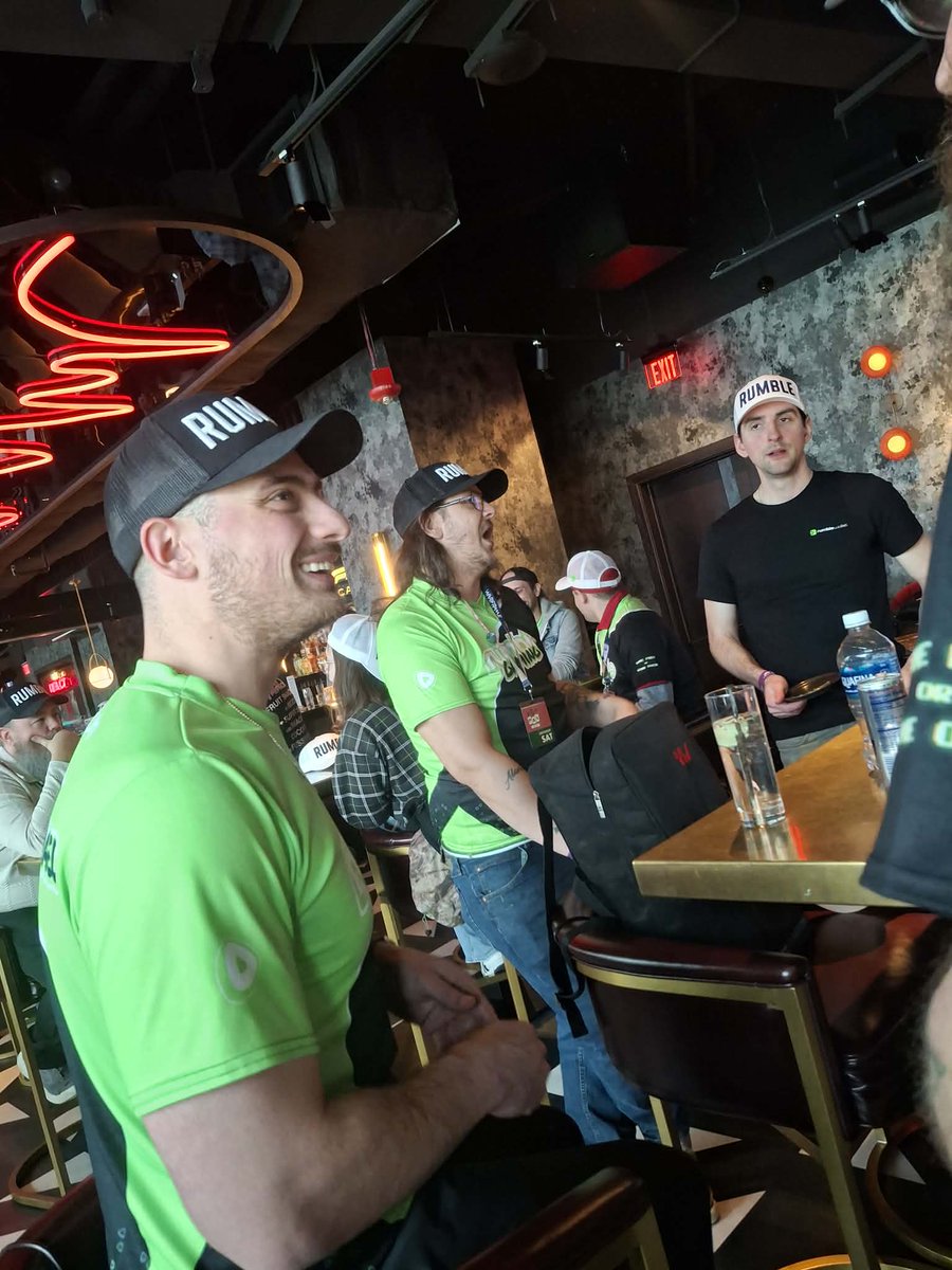 Midnight In The Mountains™🔦🌲💀 tweet media