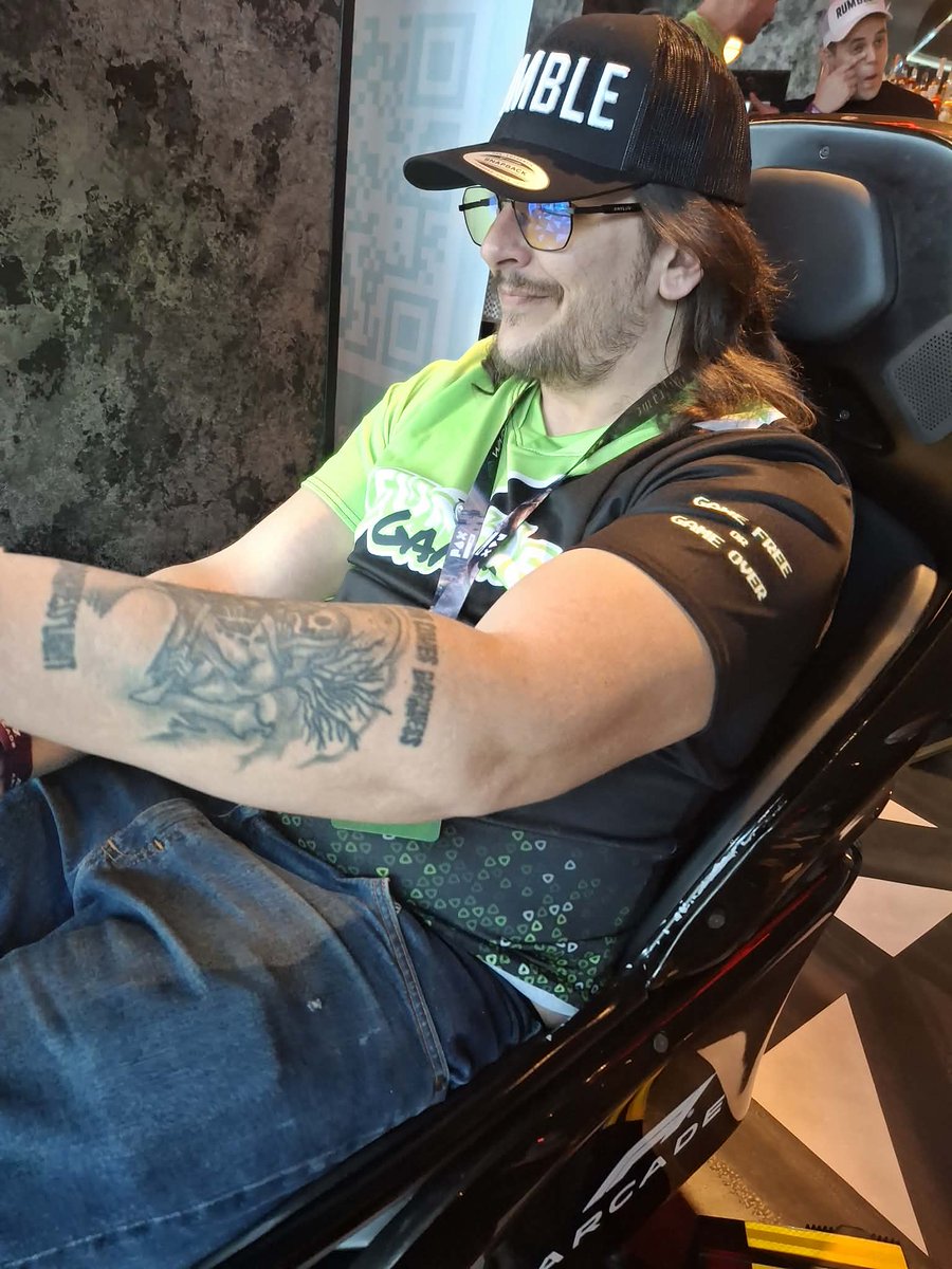 Midnight In The Mountains™🔦🌲💀 tweet media