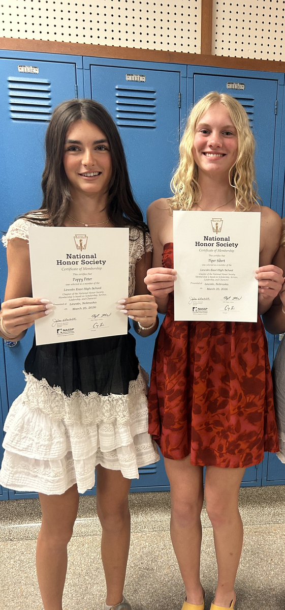 LincolnEastGirlsGolf tweet media