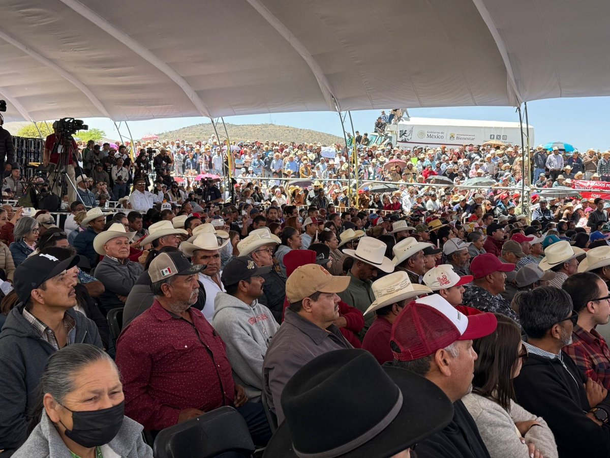 Nos encontramos en Sombrerete Zacatecas acompañando a la Presidenta <a href="/Claudiashein/">Claudia Sheinbaum Pardo</a> y al Gobernador <a href="/DavidMonrealA/">David Monreal Ávila</a> en la inauguración de la planta embolsadora de frijol 🫘 de alimentación para el bienestar. 

El campo mexicano se fortalece y avanza 🌱🧑🏻‍🌾👩🏻‍🌾