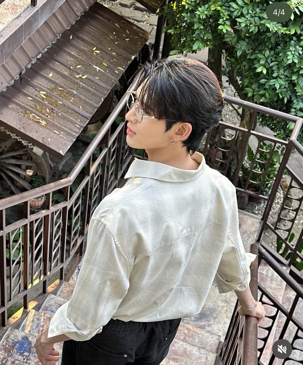 berryfoxie's tweet photo. #phuphajames one shot

James cuma ngajar buat dapet duit tambahan eh ternyata dikasih lebih…. https://t.co/1bVxxQ3GJ3