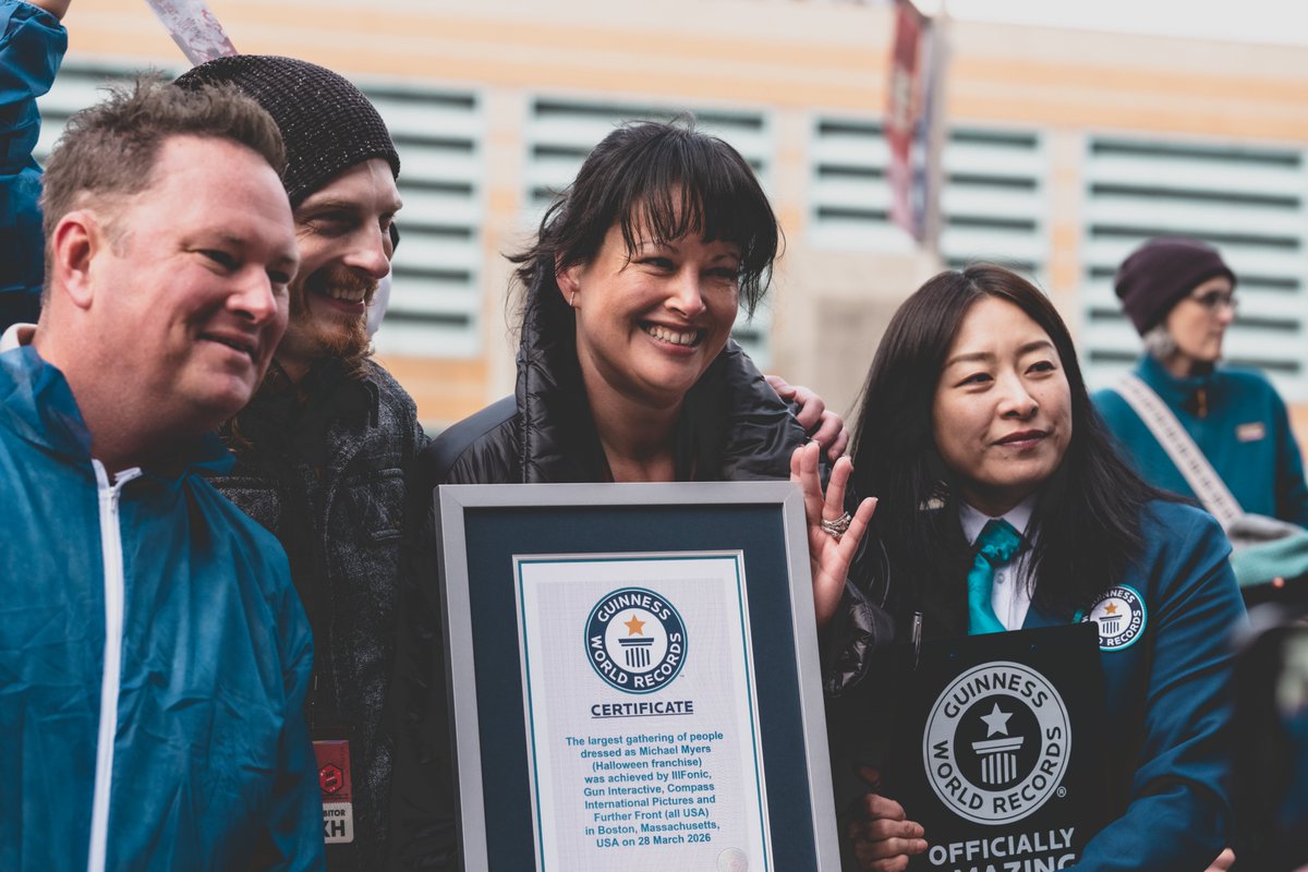 Halloween tweet media