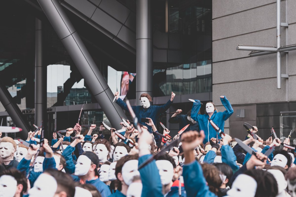 Halloween tweet media