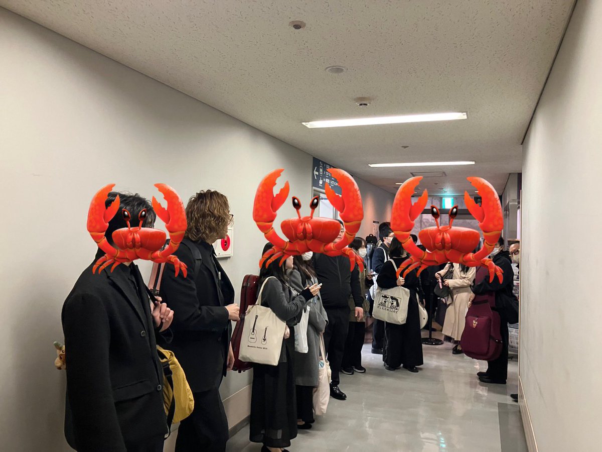 【本日定期一揆！】
いよいよ本日、第9回定期一揆。奏者がぞくぞく集合中です🦀🐇🦀🐇🌕
ホール近くには“日本一の丸ポスト”もあり、大変縁起がよろしい📮
15:00開場、15:30開演。開演前に入場曲がありますので、少し早めのご来場がおすすめです🦀
↓チケット購入はこちら↓
teket.jp/4962/58892