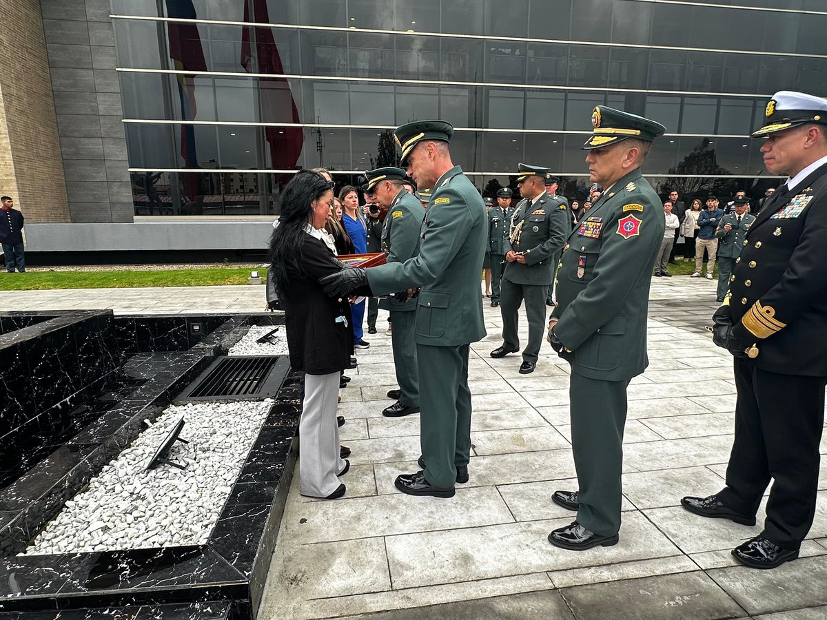 Ejército Nacional de Colombia tweet media