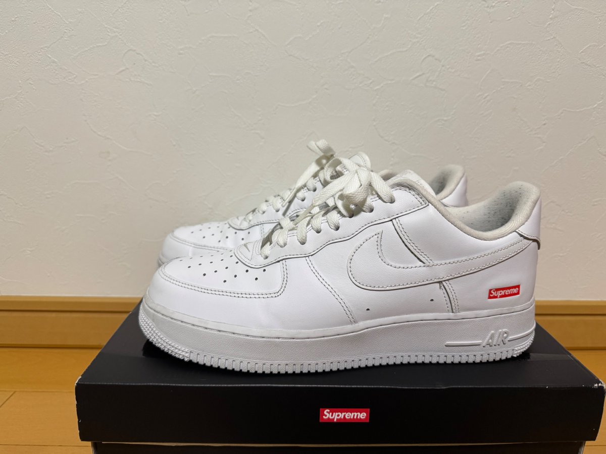 sneaker like tweet media