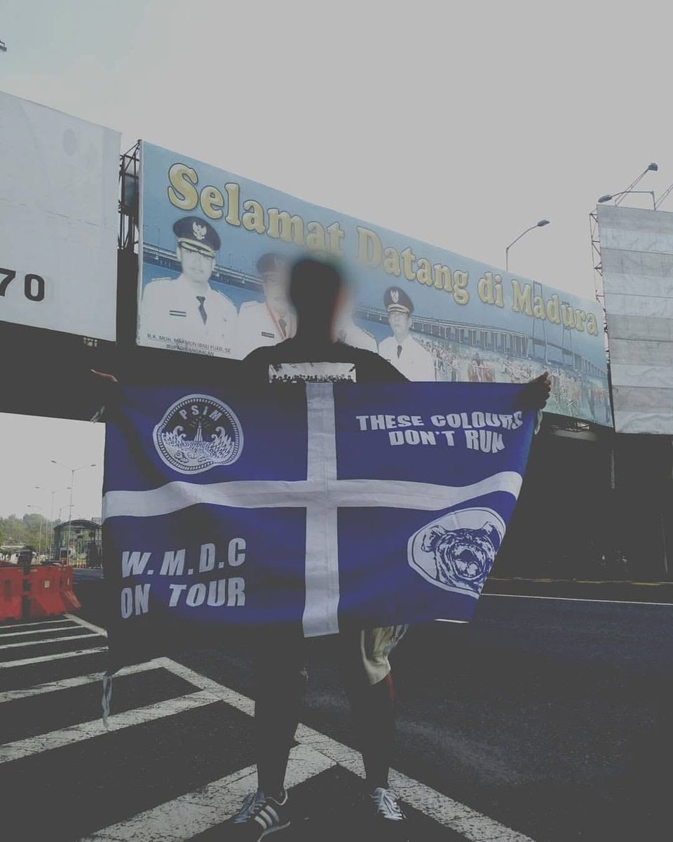 TRUST NO ONE! tweet media