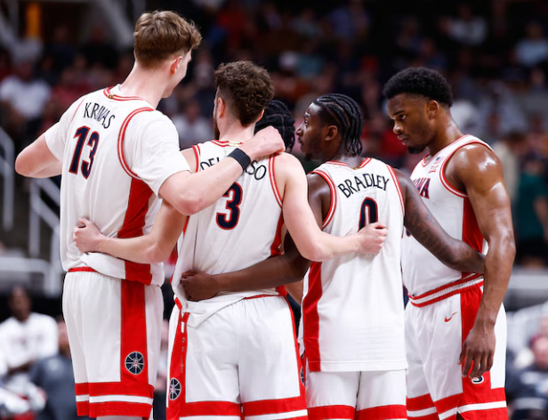 CrackStreamsMe9's tweet photo. NCAA Division I men's basketball:
Live Now: 2 Purdue vs 1 Arizona

#crackstreams #streameast #buffstreams #methstreams #ncaam #ncaab #collegebasketball #marchmadness https://t.co/XQ9jL5UTpZ