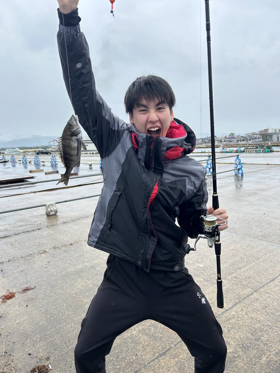 NUVC1's tweet photo. 【部員紹介⑩】
1. 名前 小澤陽翔
2. 学部 教育学部
3. 出身校 巻高校
4. ポジション OH
5. アピールポイント エギング
6. 一言メッセージ
   一緒に釣りしましょう https://t.co/1qa3IlC97u