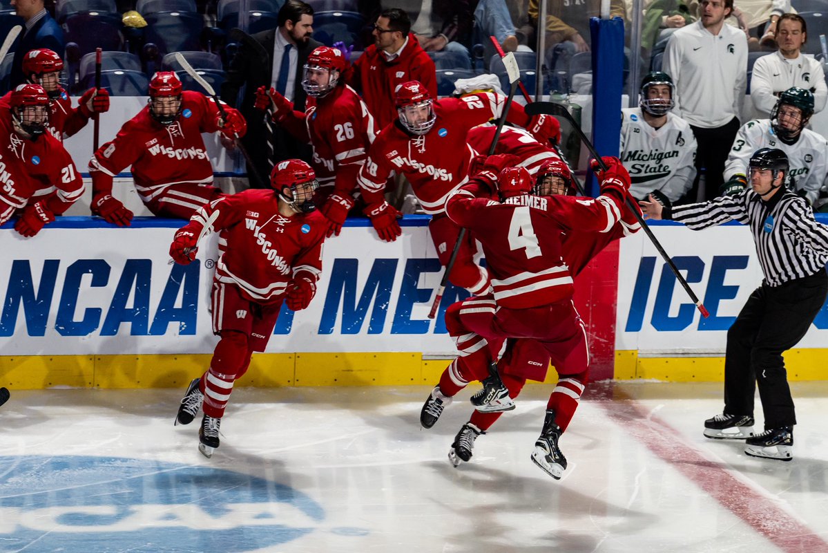 Wisconsin Hockey tweet media