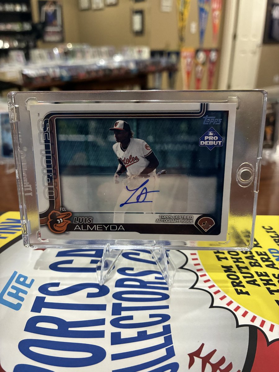 The Sports Card Collectors Club tweet media