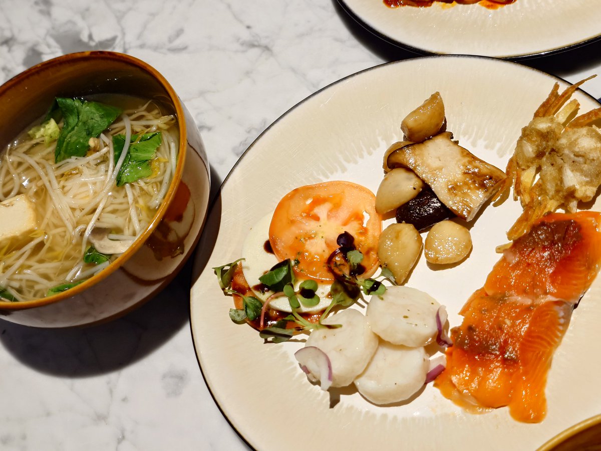 flying_drunkard's tweet image. The Link Seoul, a Tribute Portfolio Hotel
ザ リンク ソウル トリビュート ポートフォリオ ホテル

FRAME KITCHEN
ブレックファスト

ビビンバ、フォー、プルコギ、プゴク、エッグステーション...etc.
目移りするラインナップー∑d(ﾟ∀ﾟd)ｫｩｨｪ!!

キムチもタコ、イカ以外に牡蠣も🦪
#ソウル