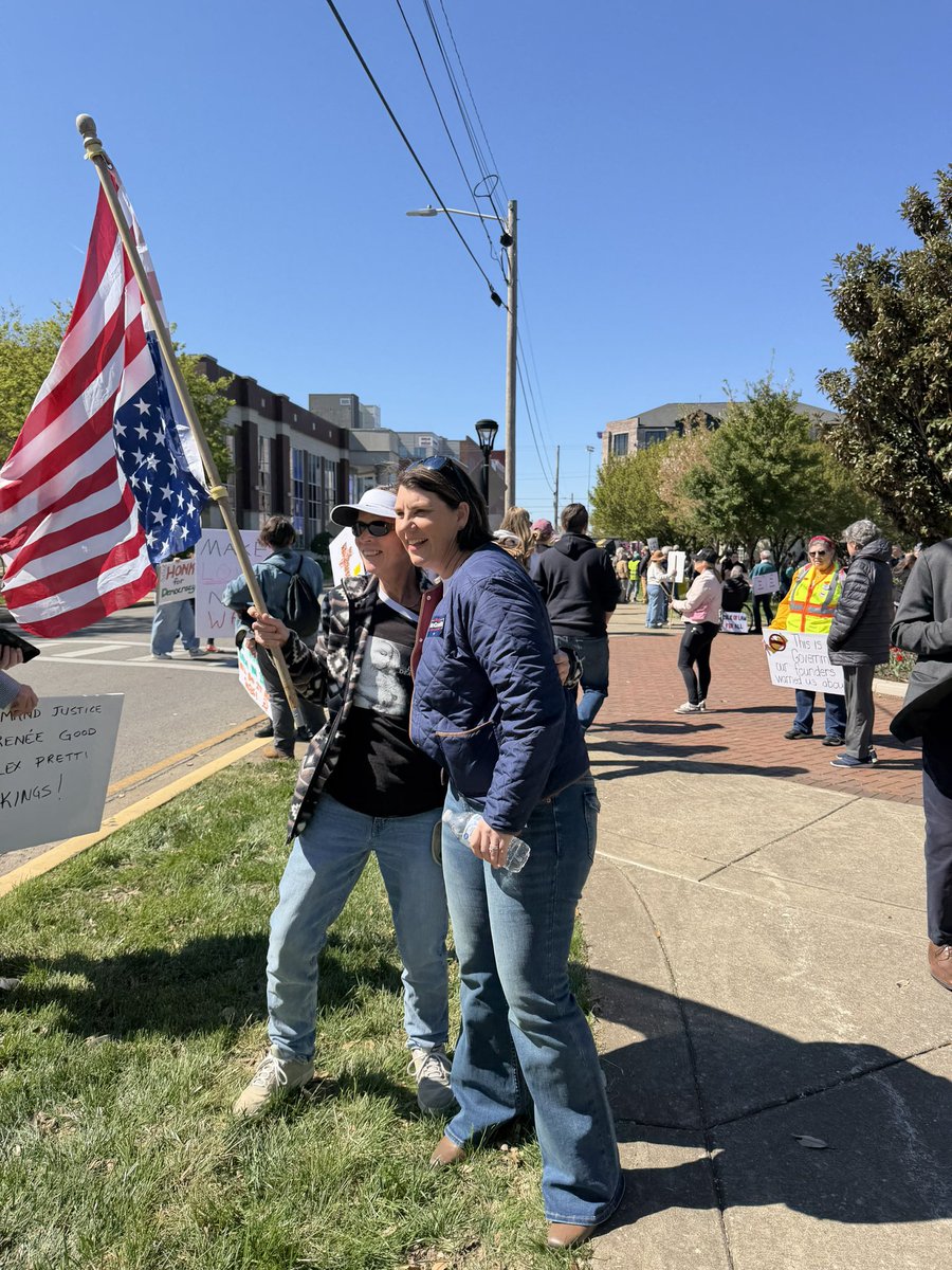 Amy McGrath tweet media