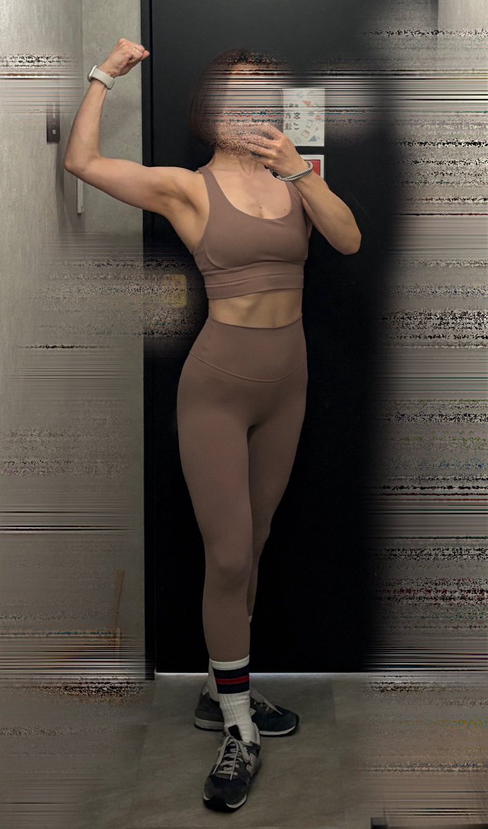 不二子 tweet media