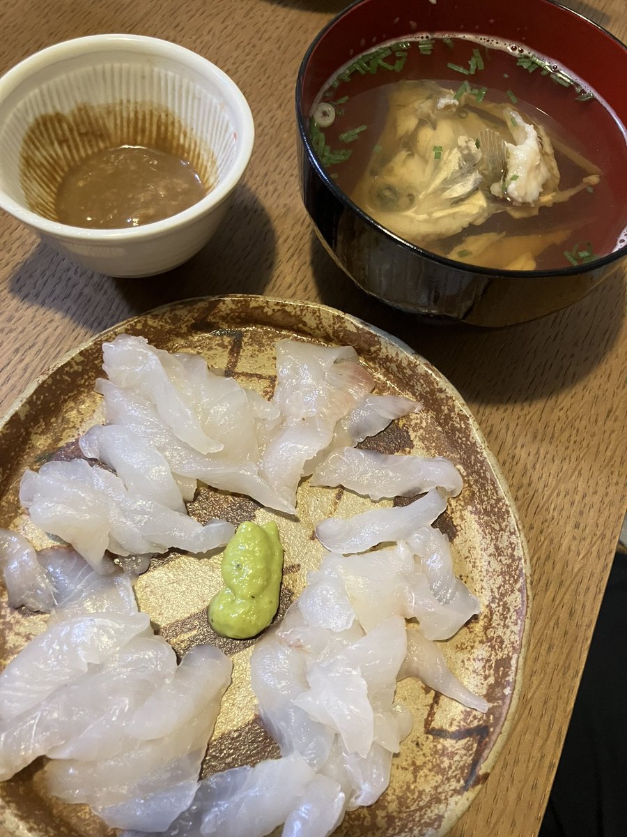taka_5602's tweet photo. 遅くなったが一週間前のカワハギ船。20センチ前半2と撃沈、、船頭の息子は19枚で竿頭。何が違うのか、、
#松っちゃん丸　#由良 https://t.co/q6Za3Vgwcm