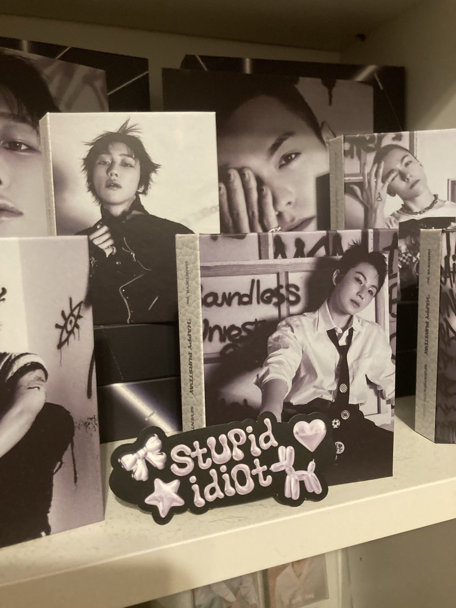 Carat Librarian 🍓🍄 tweet media