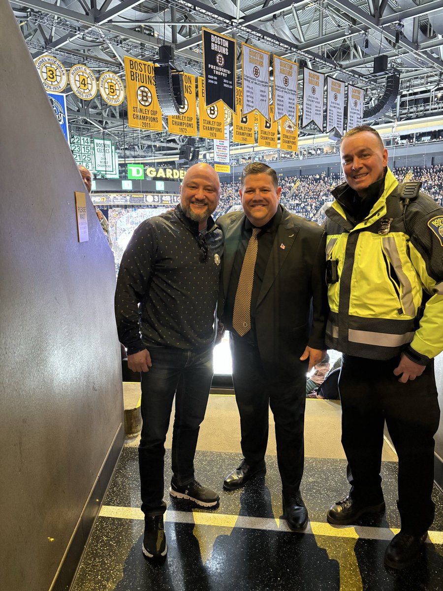 John deCausmeaker 🎤 tweet media