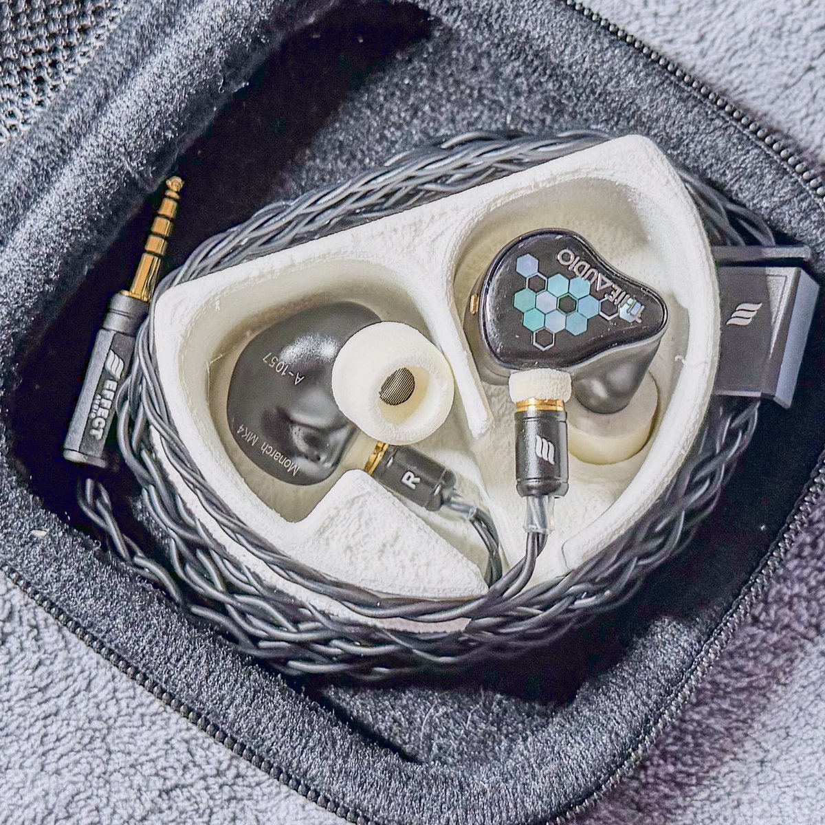 おやぶん tweet media