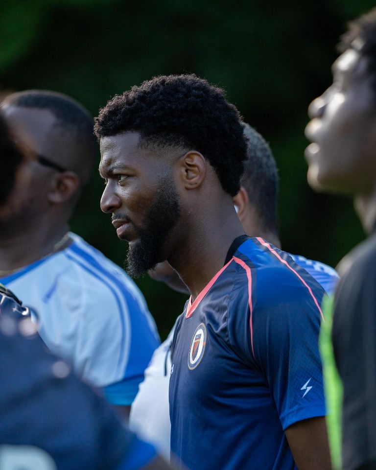 GolAyiti's tweet photo. Josué Casimir se te san diskisyon meyè jwè Ayiti pandan match la!

Atakan AJ Auxerre lan te sou pratikman tout bon kou yo avèk Grenadye yo.

Malgre Grenadye yo pèdi match la, pèfomans global ekip la montre gen espwa pou n ta fè yon bèl figi nan Koup dimond 2026 lan. https://t.co/30M42Zh7RE