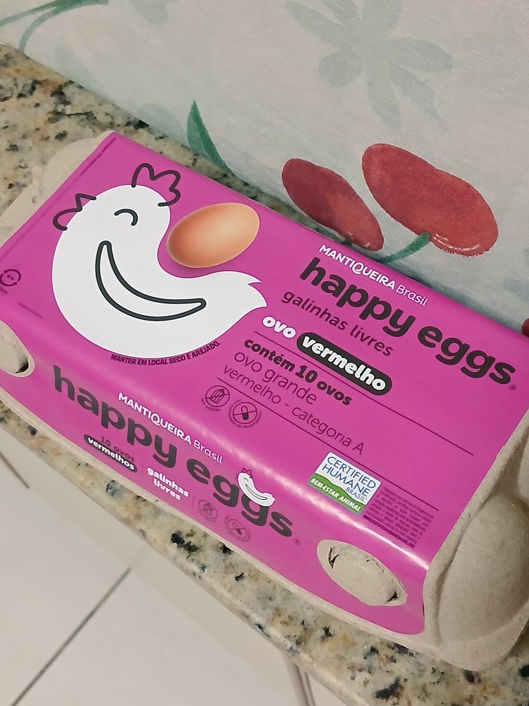 AlueLobo's tweet photo. Até os ovos são felizes, e eu não 😭 https://t.co/lPY0VWEZVp