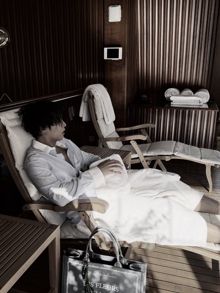 َEiser. tweet media