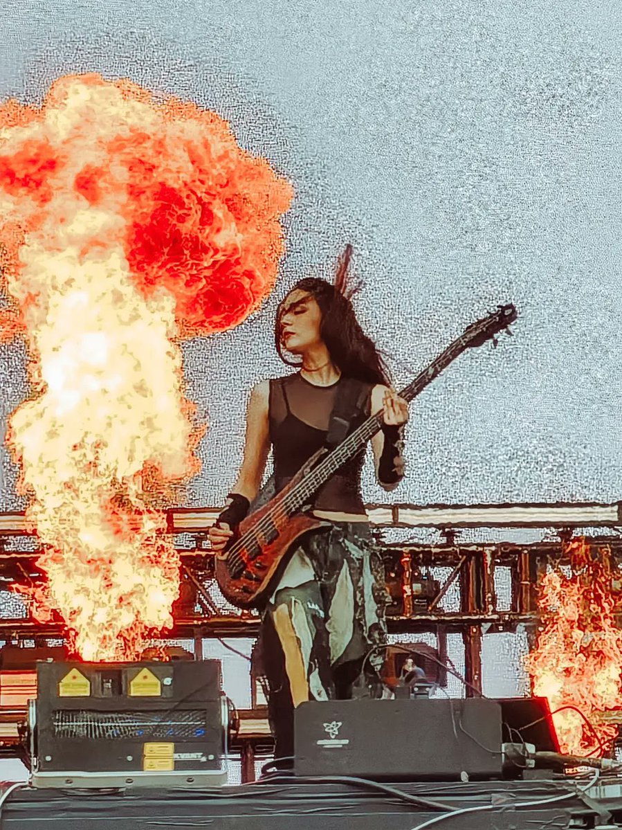 k • 🌹🎸 tweet media