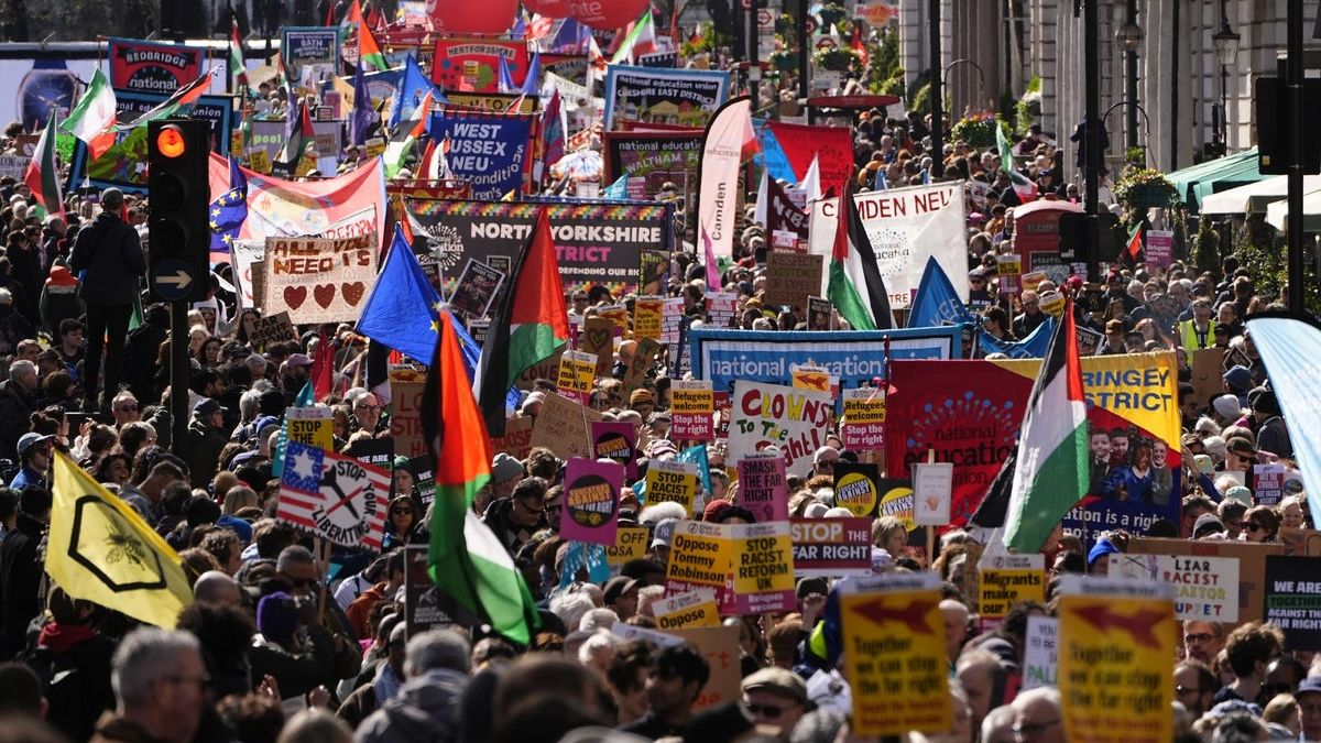 BrightWireDaily's tweet image. Half a Million March Against Hate in London

In what organizers call the biggest anti-racism demonstration in British history, half a million ...

brightwire.news/article/half-a…

#GlobalCommunity #InternationalNews #WorldProgress