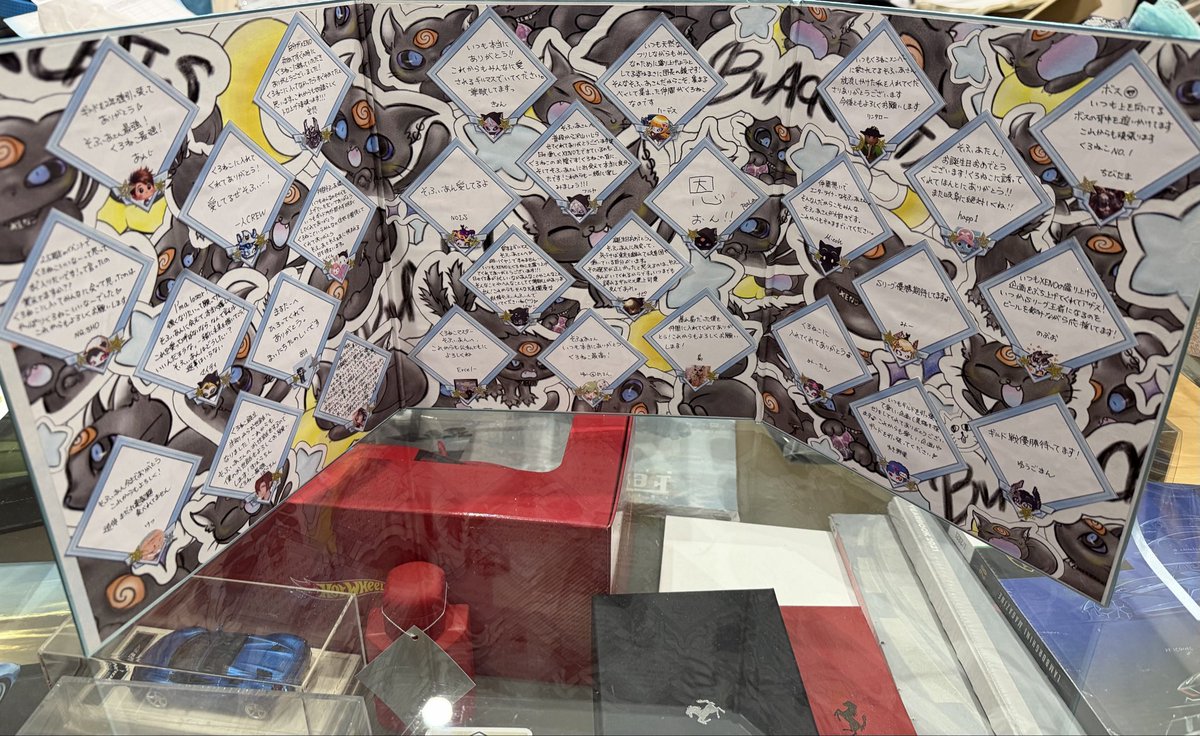 sophiaxeno's tweet image. おはようございます☀
帰路です☺️

くろねこオフ会in東京🗼
朝から朝まで遊び尽くしました✨

その中で、くろねこのメンバーとポテトさんから贈り物をもらいました🎁
XENOに出会って、くろねこを結成して2年と少し。