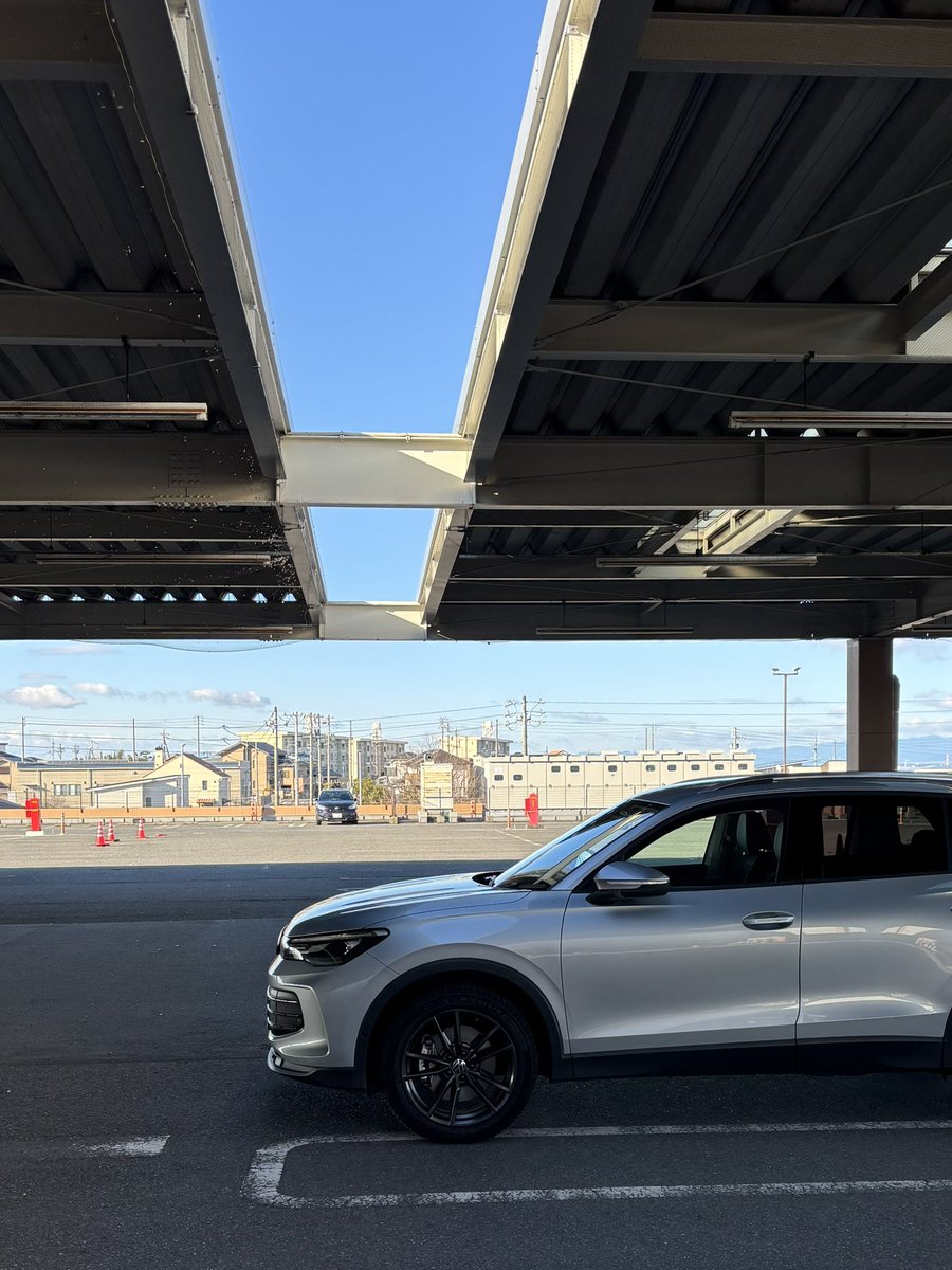 がっとん tweet media