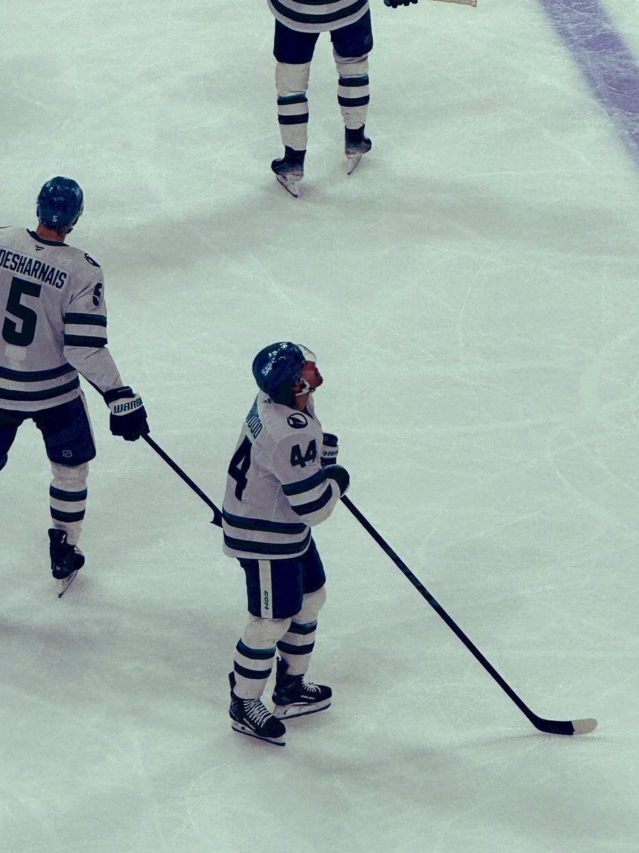 that_man_Isaiah's tweet photo. First sharks game went crazy, photos shot on iPhone 16 pro max https://t.co/OFtaM8qfRM