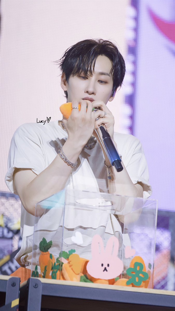 diary1300's tweet photo. 260328 EUNHYUK FANCON - be:WARE OF THE RABBIT in SEOUL DAY1

ど⁰̷̴͈꒨⁰̷̴͈う♡

#은혁 #EUNHYUK #이혁재 #李赫宰 #ウニョク
#슈퍼주니어DnE #SuperJuniorDnE
#be_WARE_OF_THE_RABBIT https://t.co/9KTEDwM6uQ