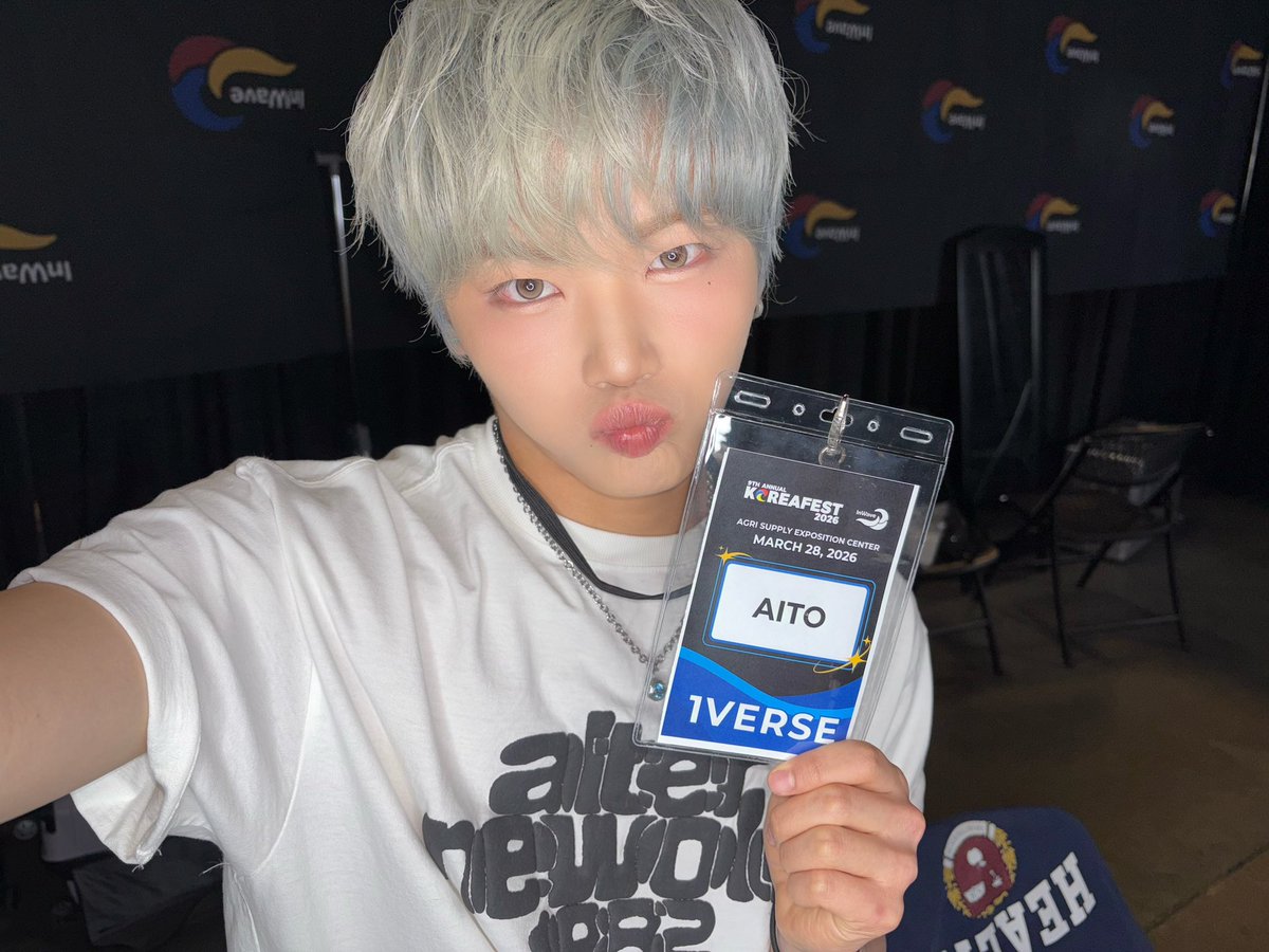 1VERSE_official's tweet photo. [From. AITO] 오늘 KOREAFEST에서 심사위원으로 참여하게 되었어요~!!
모두가 너무 빛나고 잘해서 진짜 감동 받았어요!!!😭✨
또 이번에 승연 선배님과 함께할 수 있어서 너무 영광이었습니다!😌🙌
오랜만에 스타즈도 만나서 좋은 하루가 되었어요~~😽😽

#1VERSE #유니버스 #AITO #아이토 https://t.co/9gx941Sb26