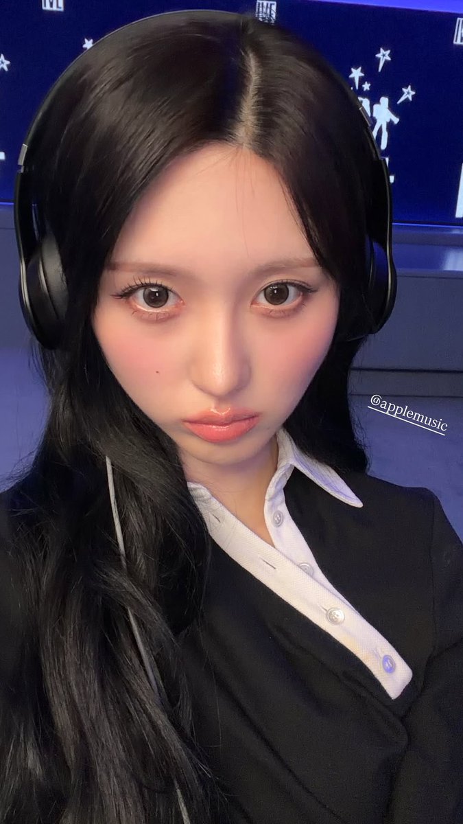 Kanaya of Office Assistant. tweet media