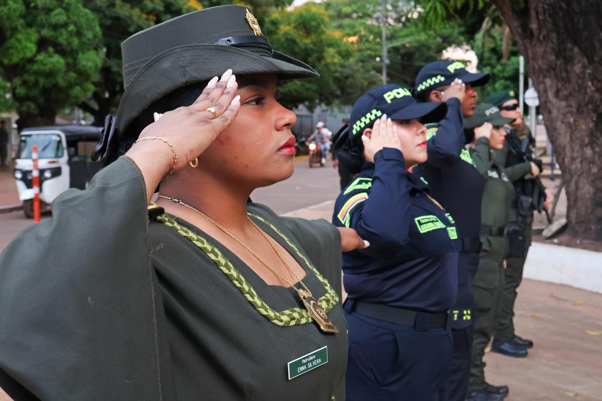 FNO_ArmadaCol's tweet photo. En #Vichada, @Ejercito_Div8, @ArmadaColombia, #GAORI @FuerzaAereaCol y @PoliciaVichada unen sus capacidades para que esta temporada se viva con tranquilidad, prevención y esperanza.
#ViajeSeguro #PlanAcorazado https://t.co/VXUF7jQiLq