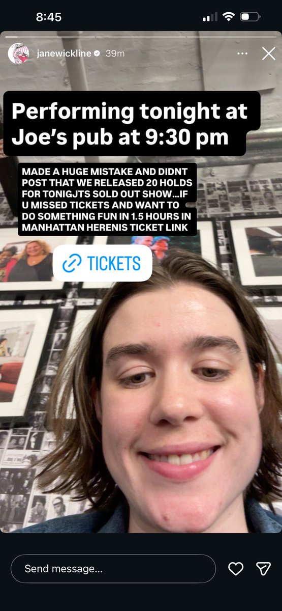 ava loves LNSM! tweet media