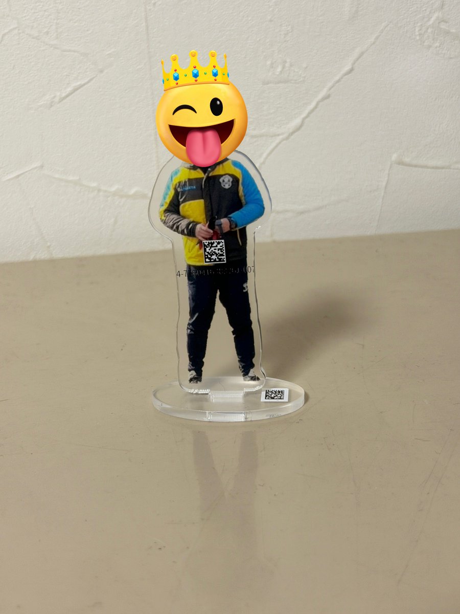 知らない間に撮られていた写真でアクスタを作られてプレゼント🎁されるという😂
まぁありがたいことだけどね⚽️笑