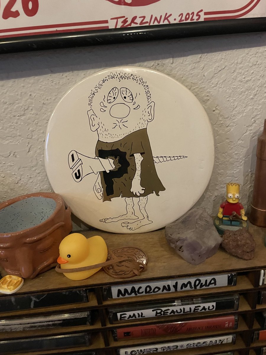 dylanrettinger's tweet image. A dear friend sent me this. It’s a “Screw Purdue” pin that belonged to her uncle who played in the Indiana marching band when they played in the Rose Bowl in 1968. The sentiment it depicts is eternal. #iubb #iufb #indiana #hoosiers #iu